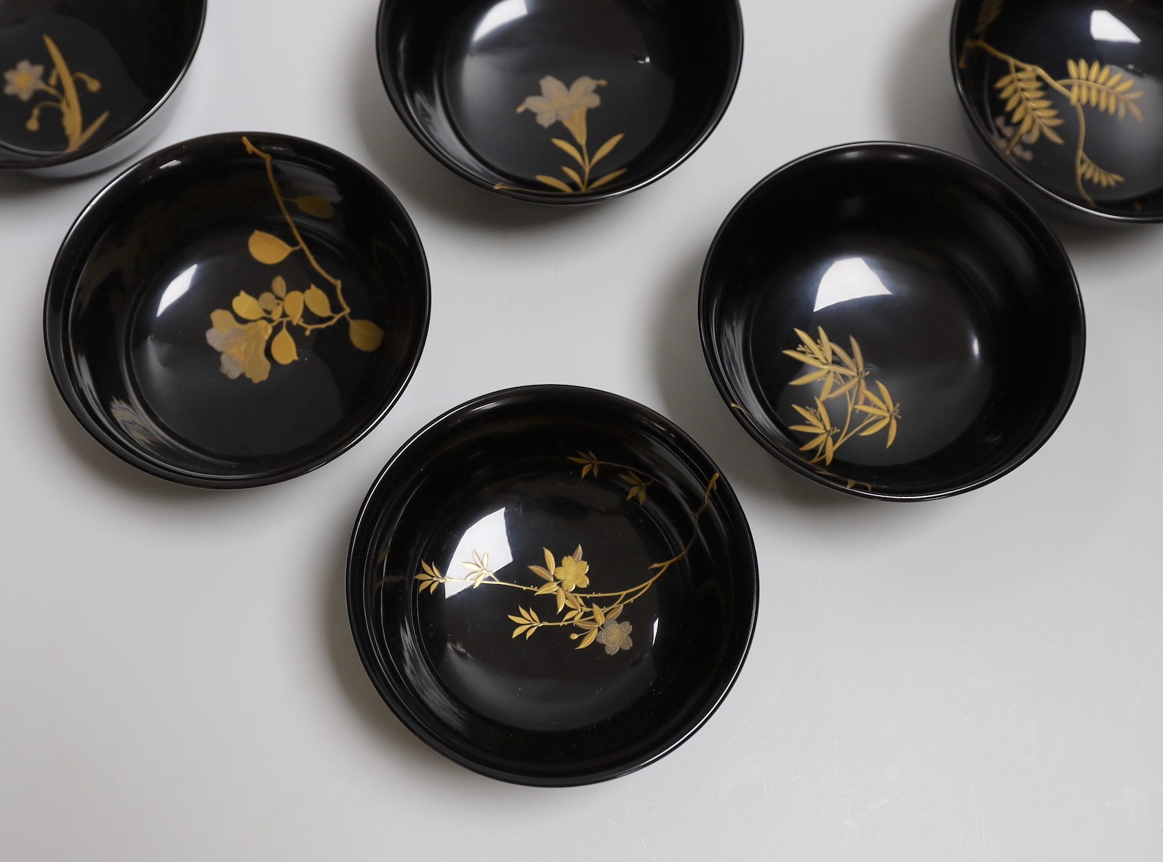 A boxed set of six Japanese lacquer bowls, 1933